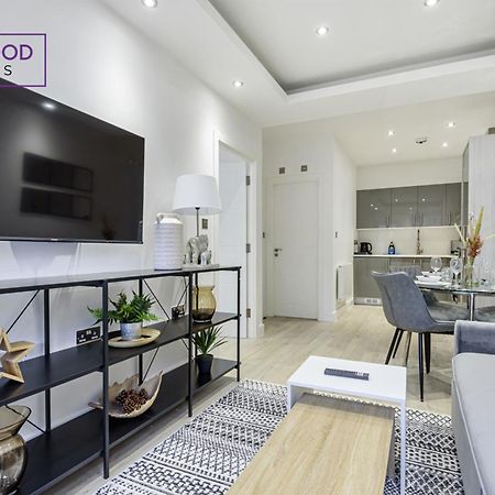 Redwood Stays: Corporate Town Center Apartment with Free Parking Aldershot Exterior photo
